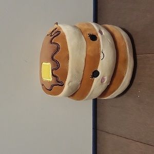 Rayen the pancake 5" squishmallow